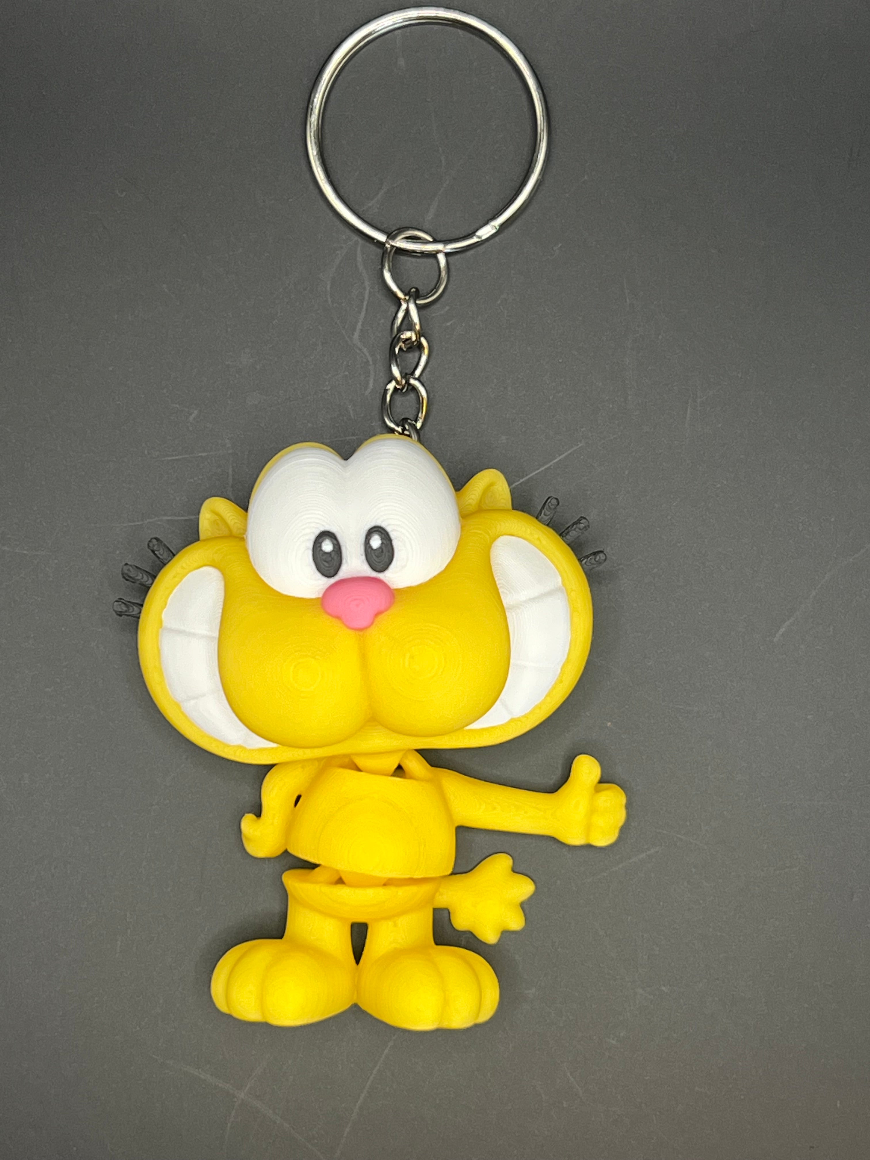 Garfield-inspired yellow cartoon cat keychain