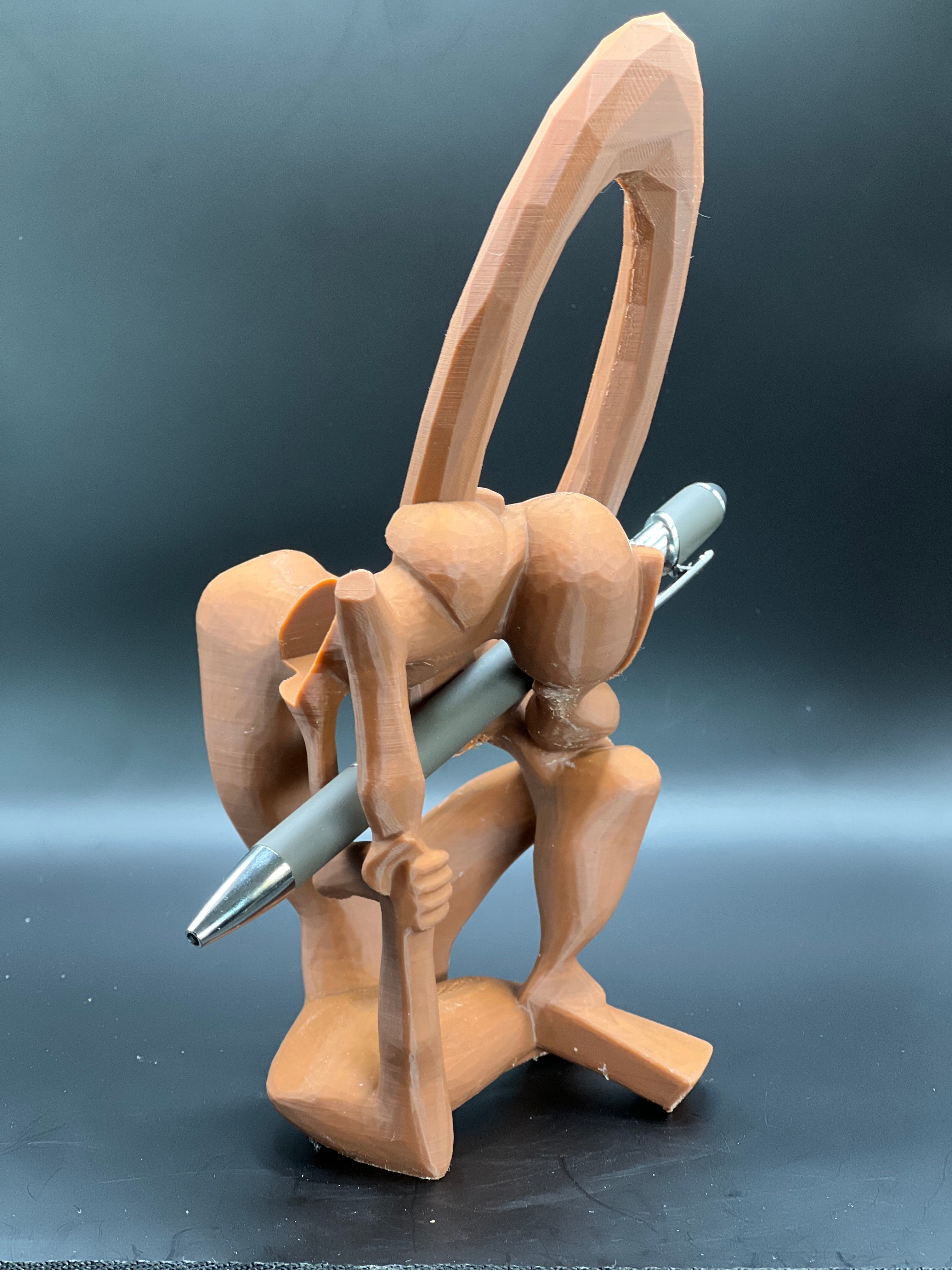 Equilibrist 3D Printed Phone & Tablet Stand – Sculptural Desk Organizer #impressao3d #3dprinting #PhoneStand #PenHolder #DeskOrganizer #3DPrinted #PETG #HomeOffice #Gadget #UniqueDesign #DeskDecor #VintedFinds #EuropeShipping #Handmade
