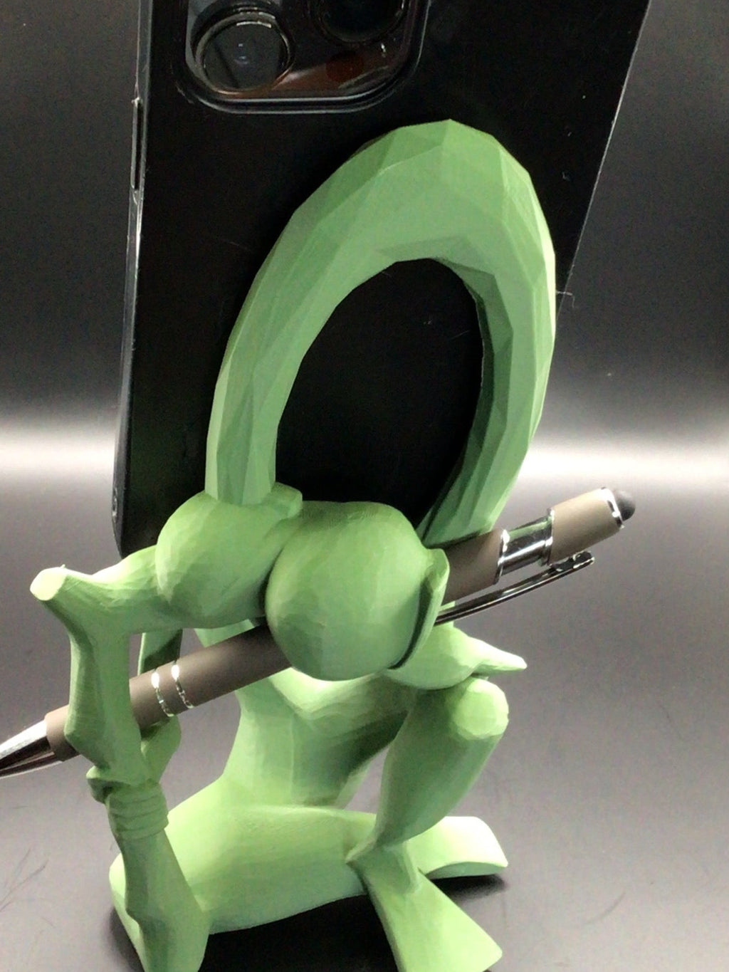 MindFrame 3D Printed Phone & Tablet Stand – 2-in-1 Desk Organizer