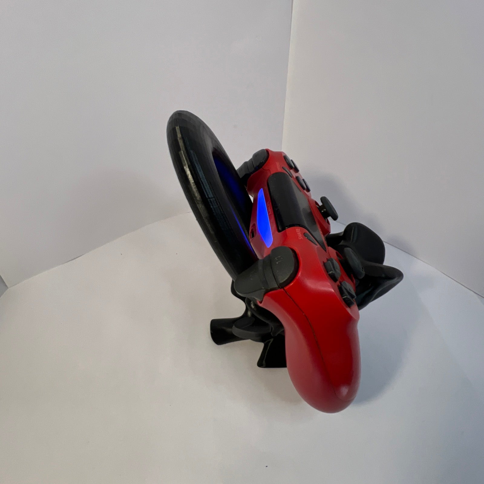 3D-Printed DualShock & Smartphone Dock