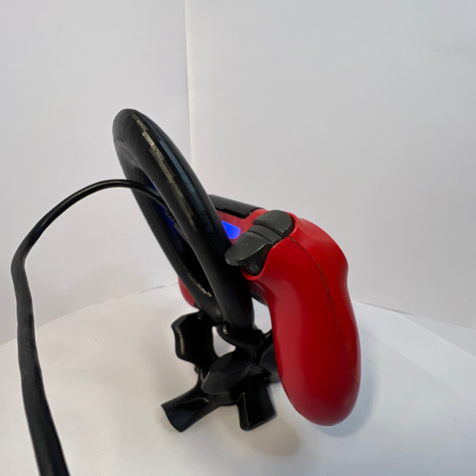 3D-Printed DualShock & Smartphone Dock