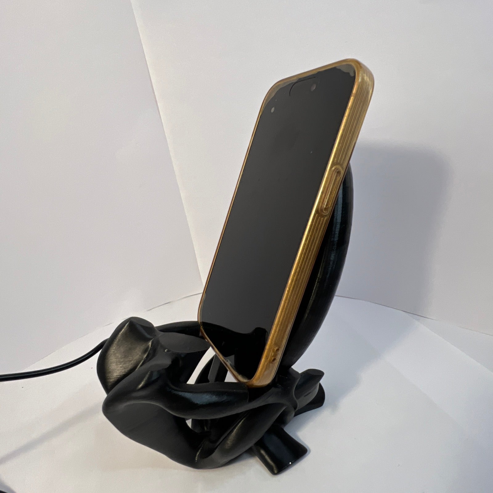 3D-Printed DualShock & Smartphone Dock