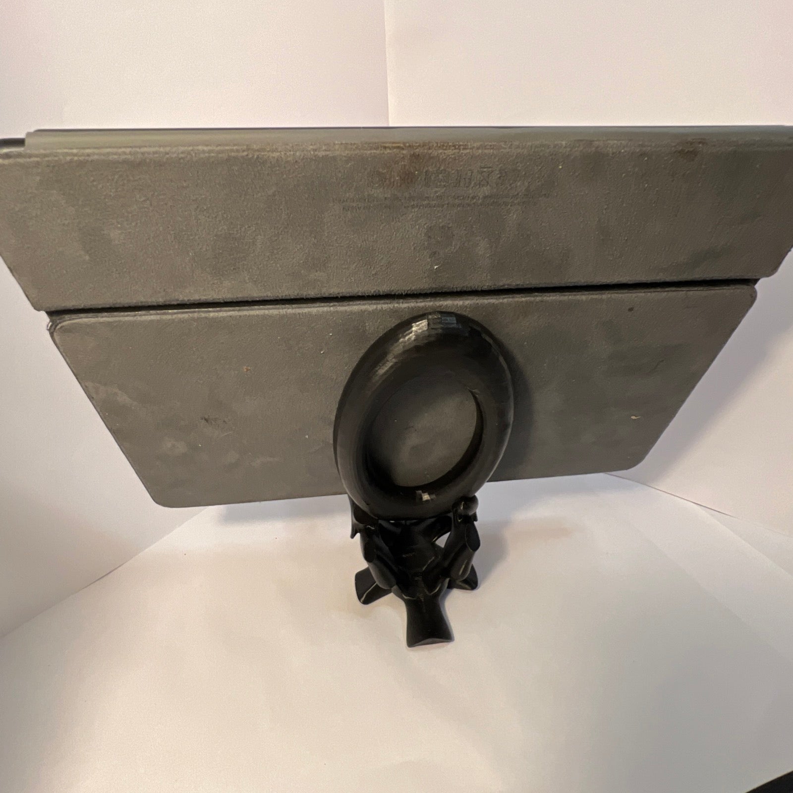 3D-Printed DualShock & Smartphone Dock
