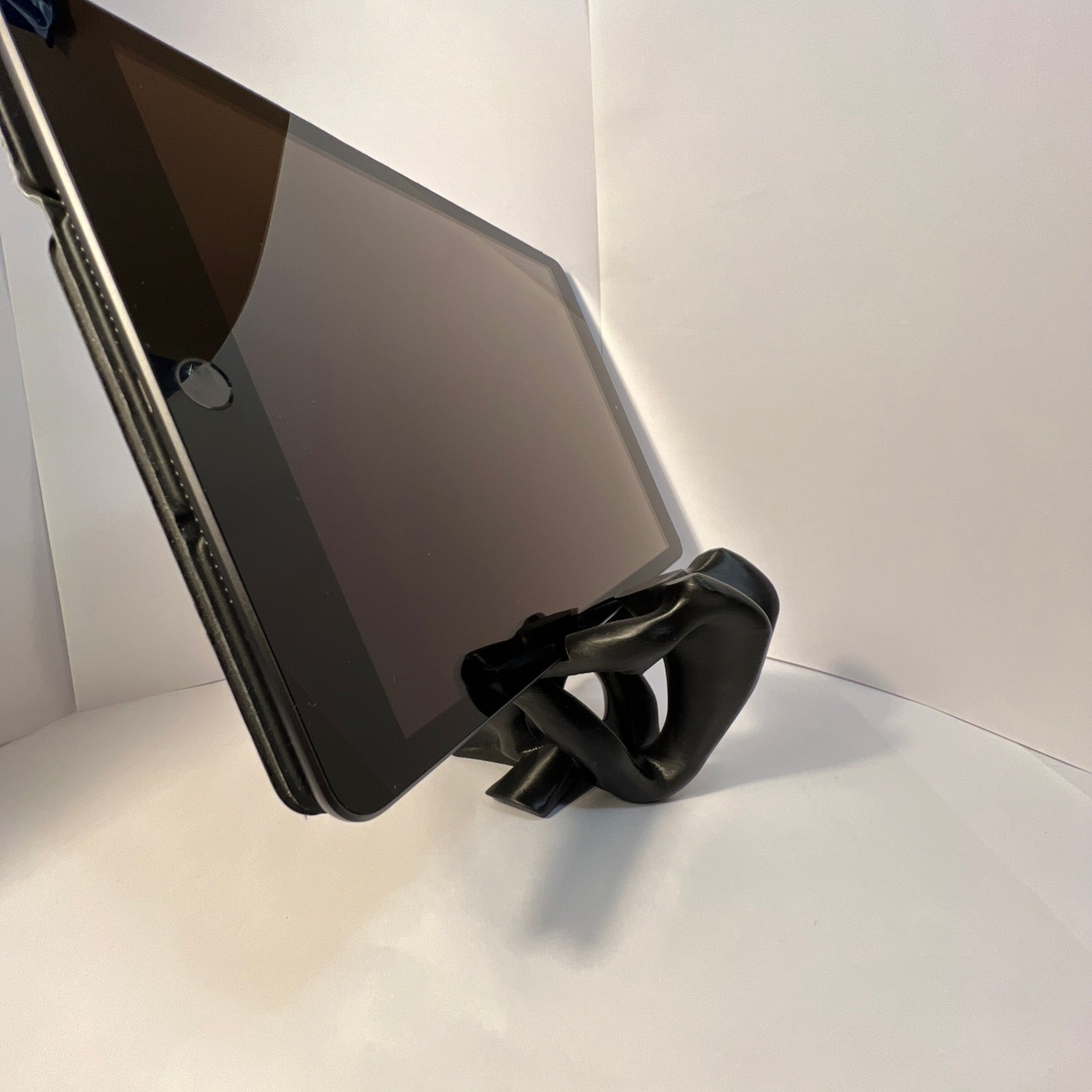 3D-Printed DualShock & Smartphone Dock