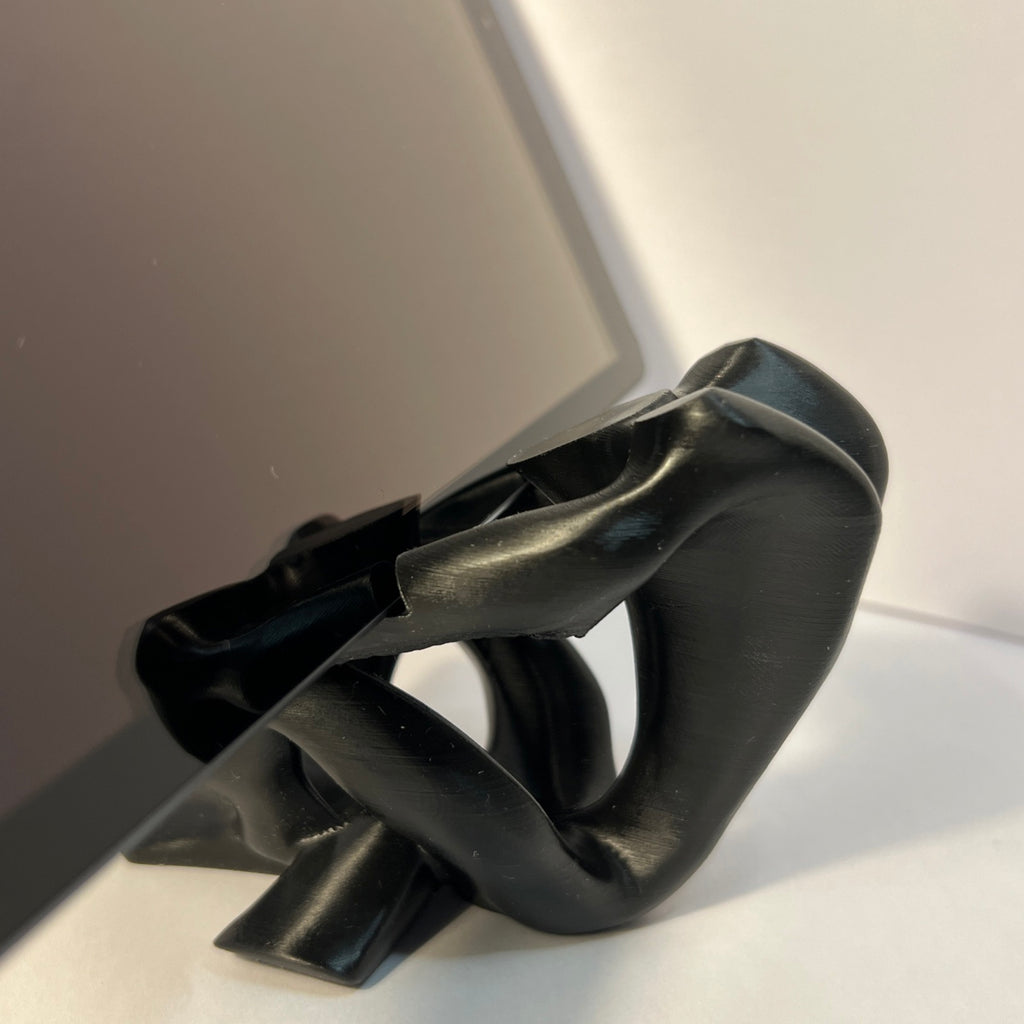 3D-Printed DualShock & Smartphone Dock